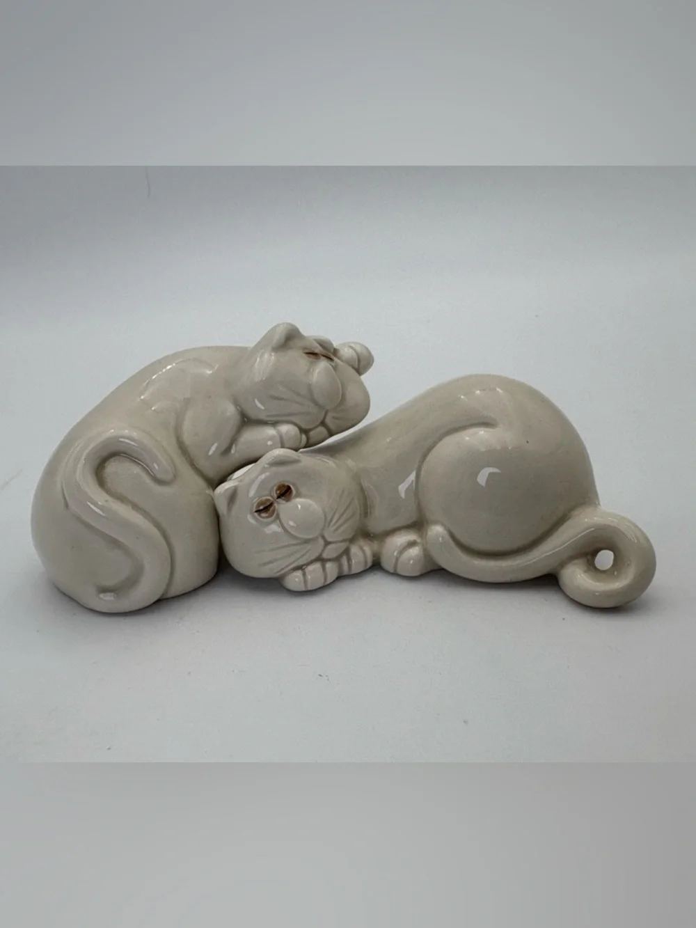 Vintage Fitz & Floyd “Cat Nap” 1970s Nesting Cat Salt and Pepper Shakers